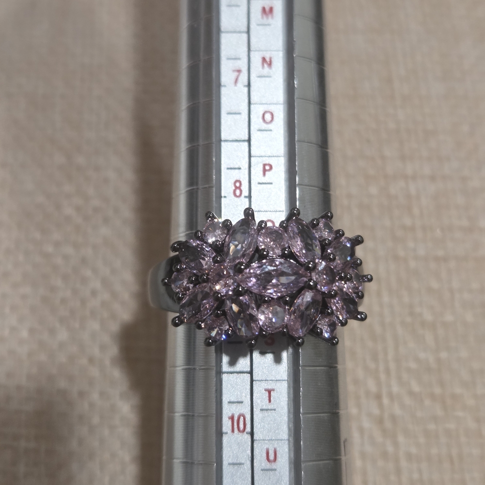 Elegant Pink Swarovski Crystals Gemstone Ring - Picture 5 of 5